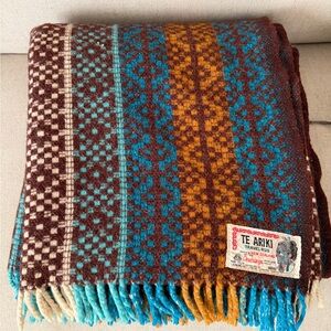 Te Ariki (Onehunga Woollen Mills)
Travel rug